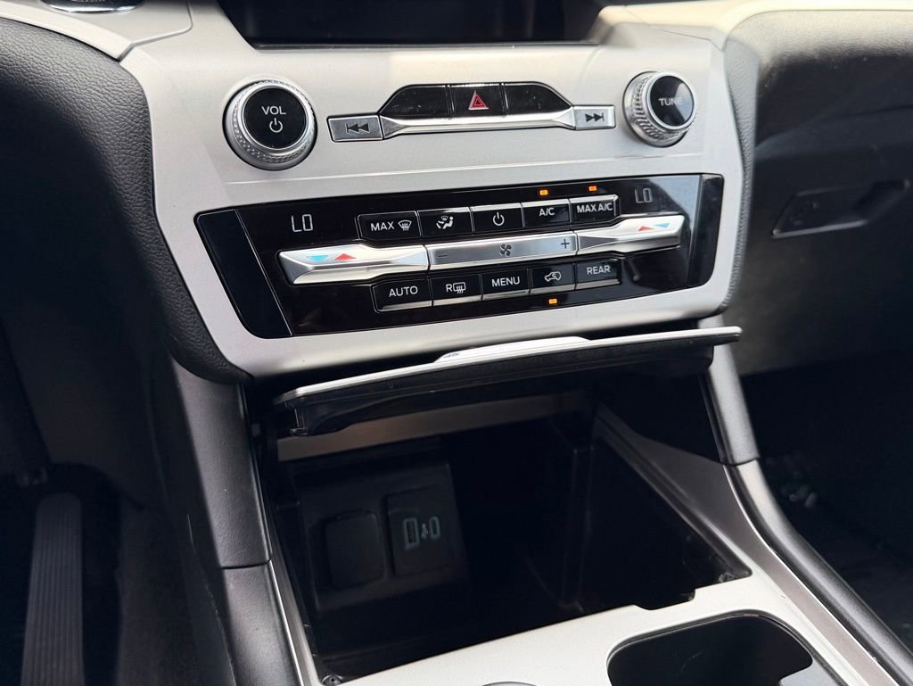 Certified 2020 Ford Explorer XLT w/ Class III Trailer Tow Package image 26