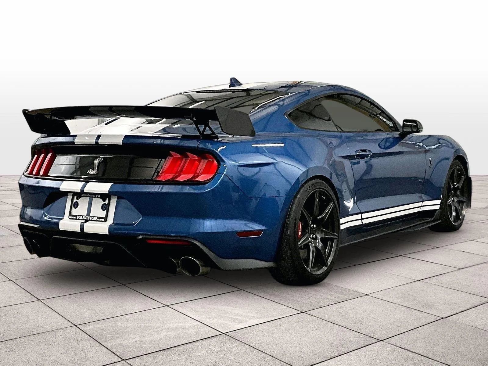 Certified 2020 Ford Mustang Shelby GT500 w/ Carbon Fiber Track Pack RWD image 11