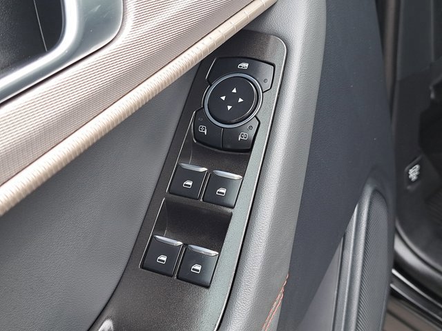 Certified 2025 Ford Explorer Active image 24