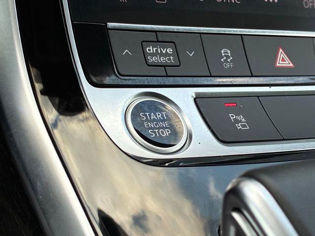 Used 2025 Audi Q8 Premium Plus AWD/4WD image 22