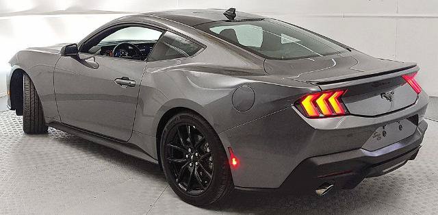 Certified 2025 Ford Mustang Coupe RWD image 4