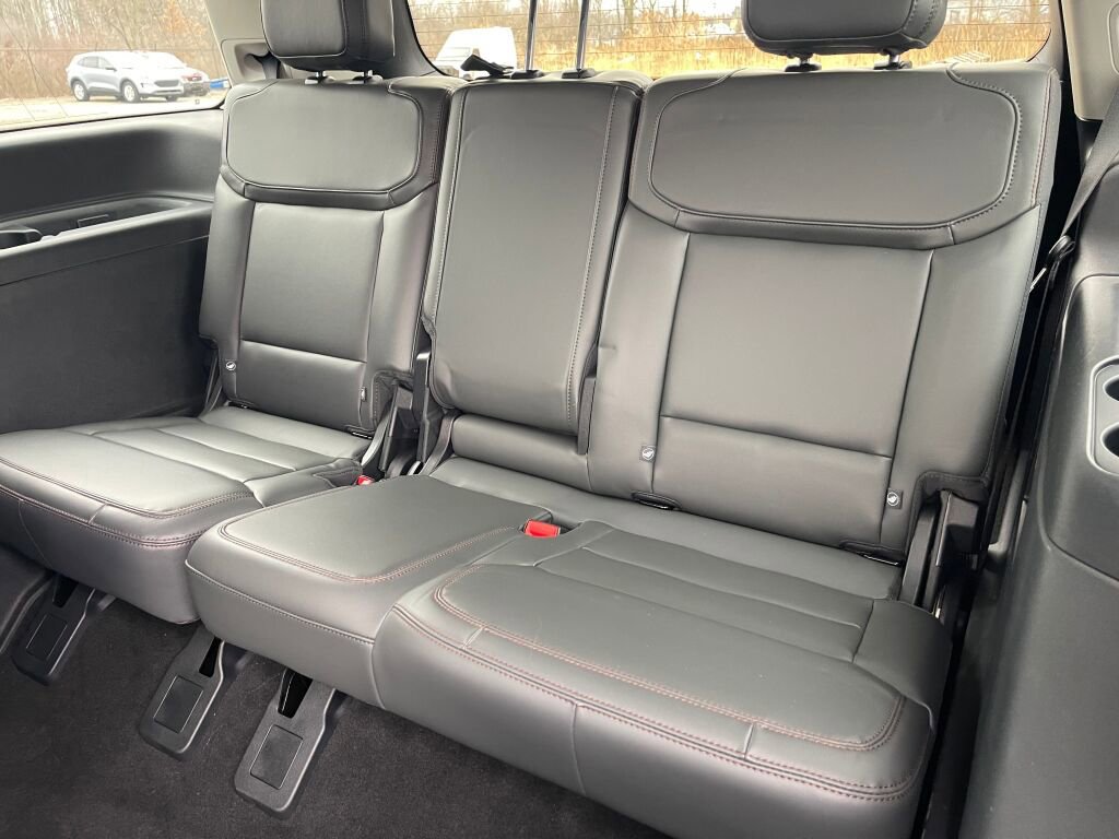 Certified 2025 Ford Expedition Active image 25