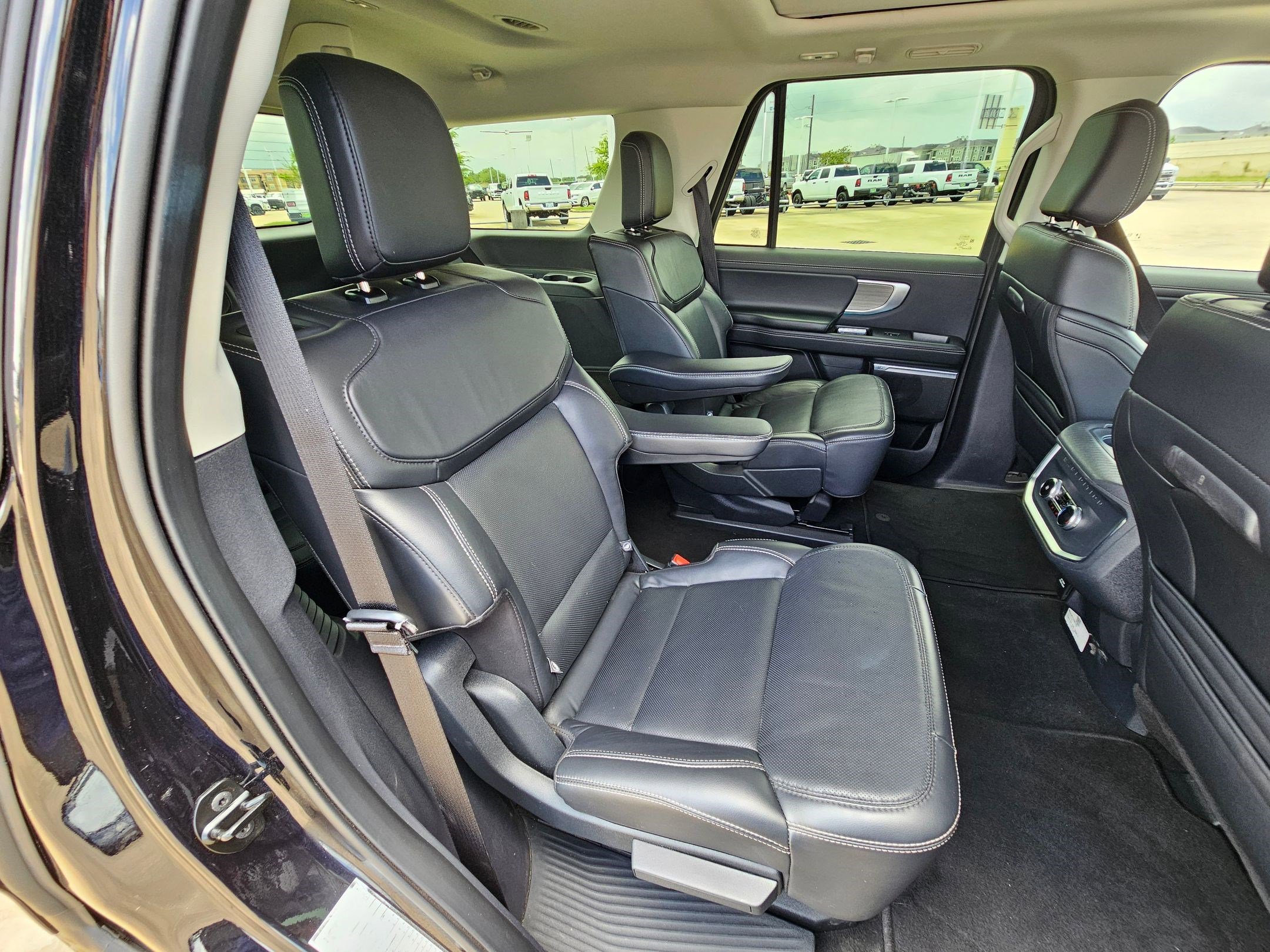Certified 2025 Ford Expedition Platinum AWD/4WD image 30