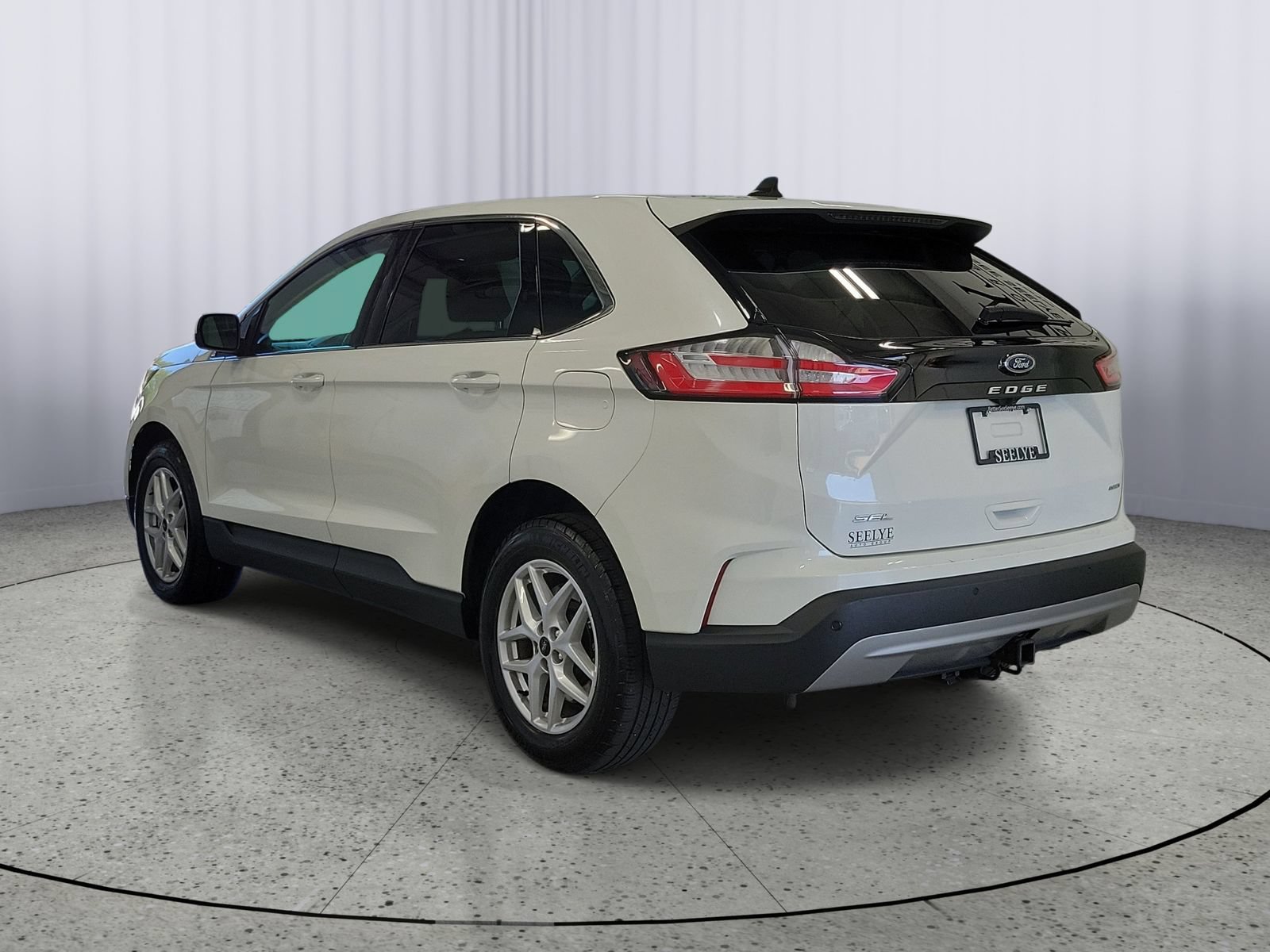 Certified 2024 Ford Edge SEL w/ Convenience Package AWD/4WD image 3