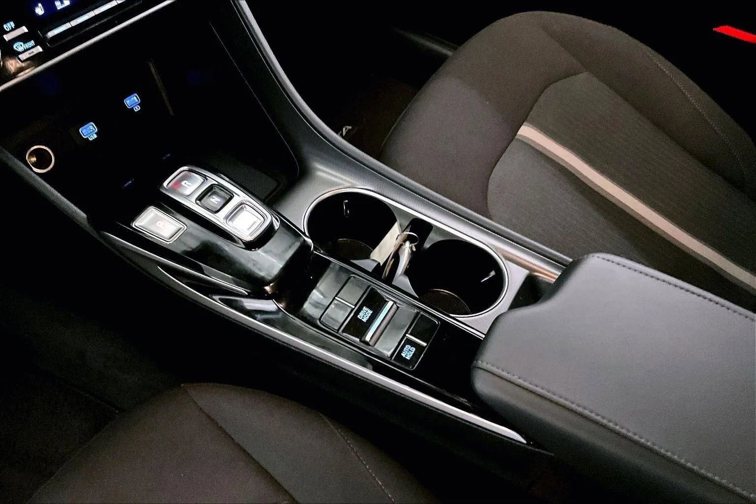 Used 2023 Hyundai Sonata SEL image 16