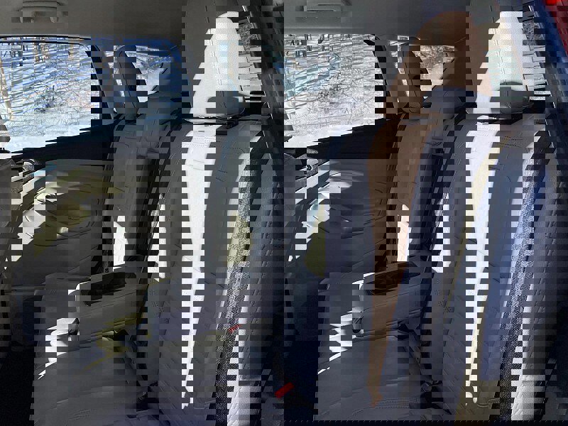 Certified 2019 Ford Escape Titanium image 33