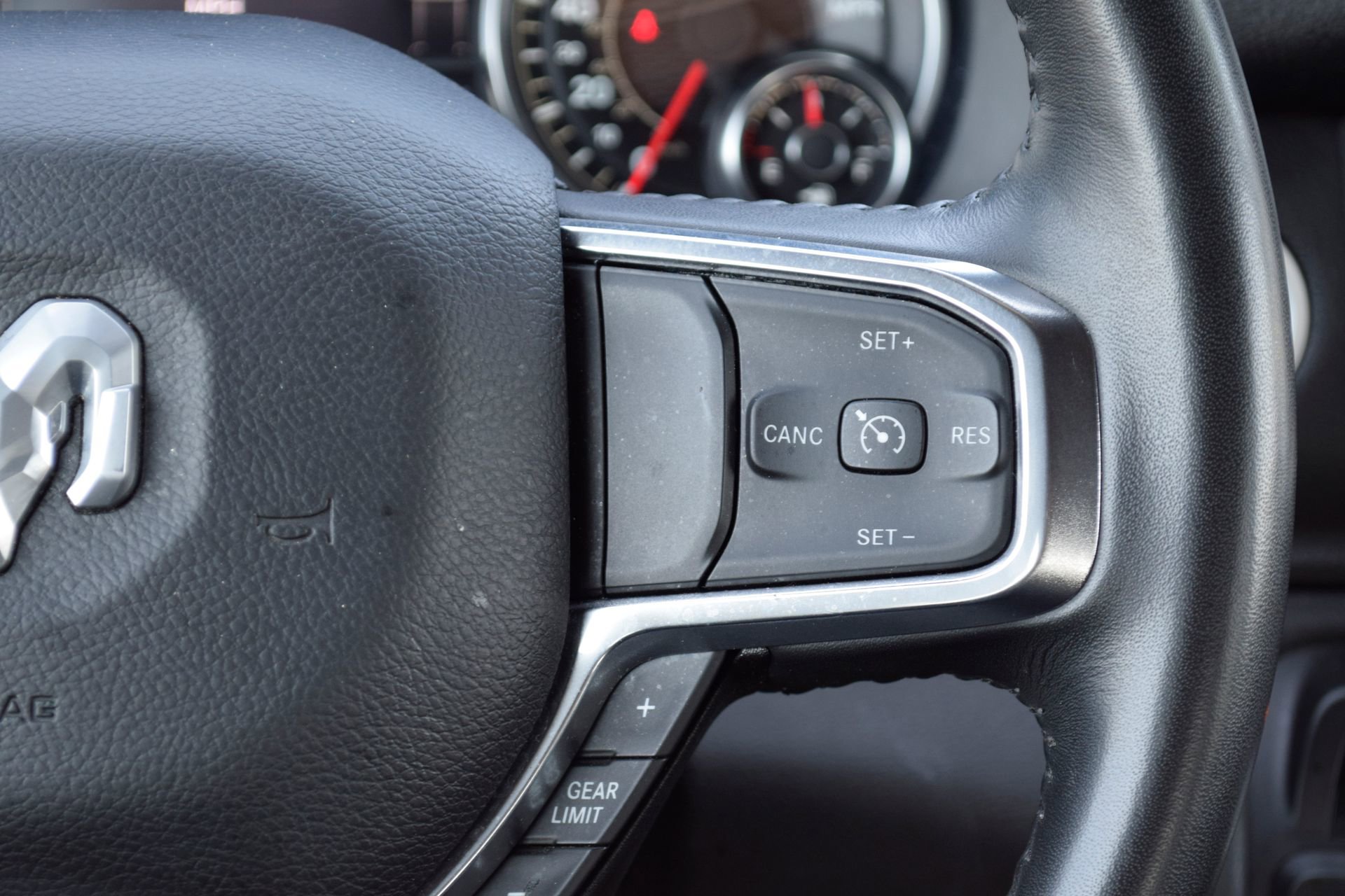 Used 2024 RAM 1500 Laramie image 10