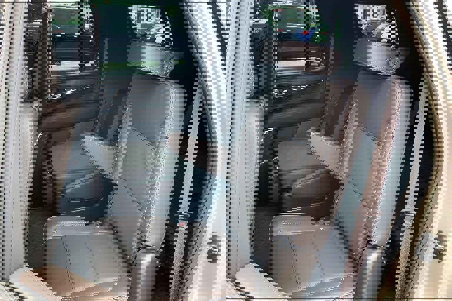 Used 2024 GMC Yukon Denali w/ Advanced Technology Package image 21