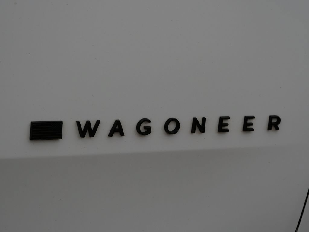 Used 2023 Jeep Wagoneer Series II w/ Convenience Group I AWD/4WD image 10