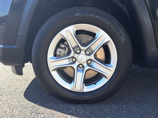 Used 2024 Jeep Compass Latitude image 6