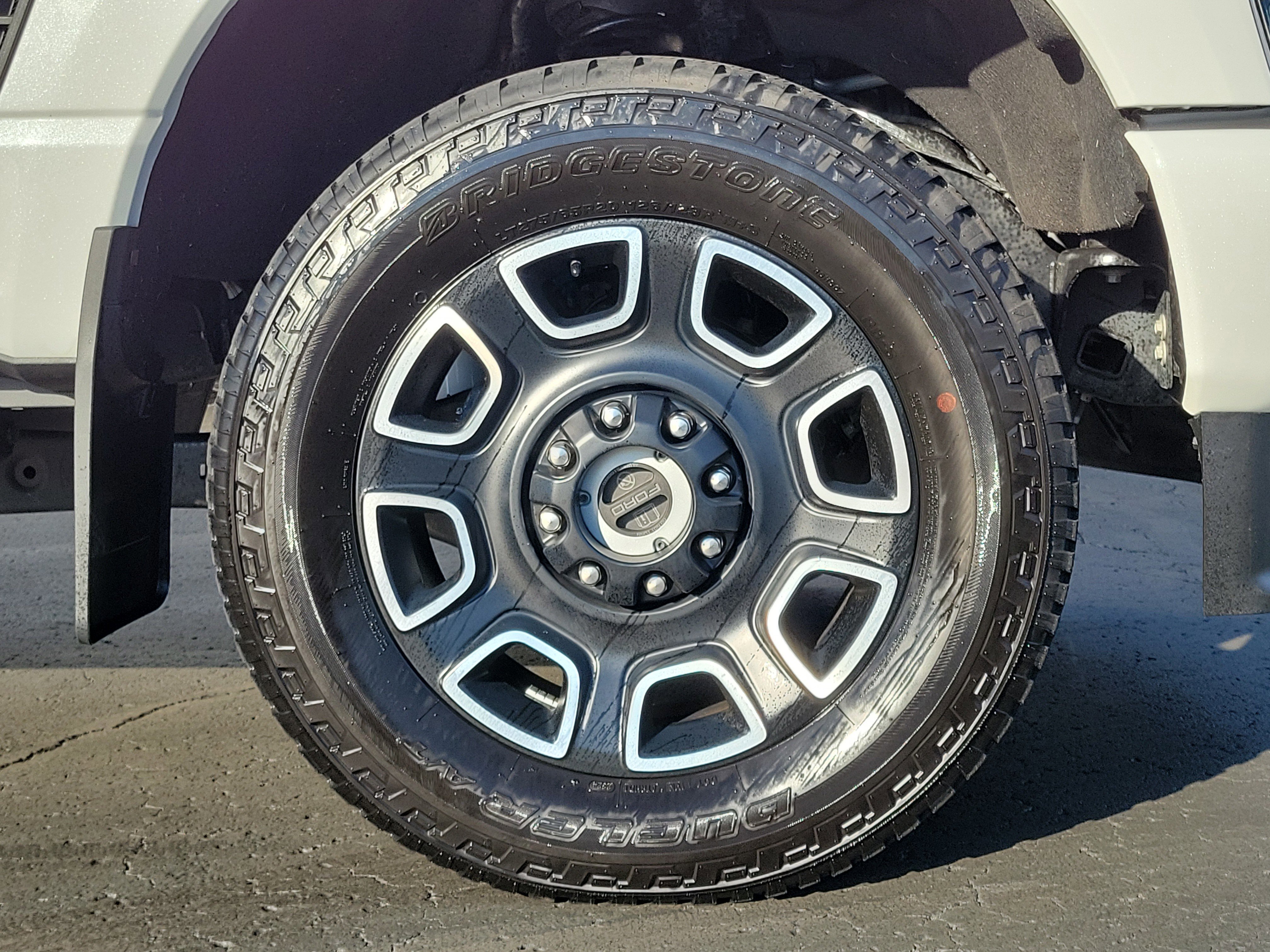 Certified 2024 Ford F350 Platinum image 9