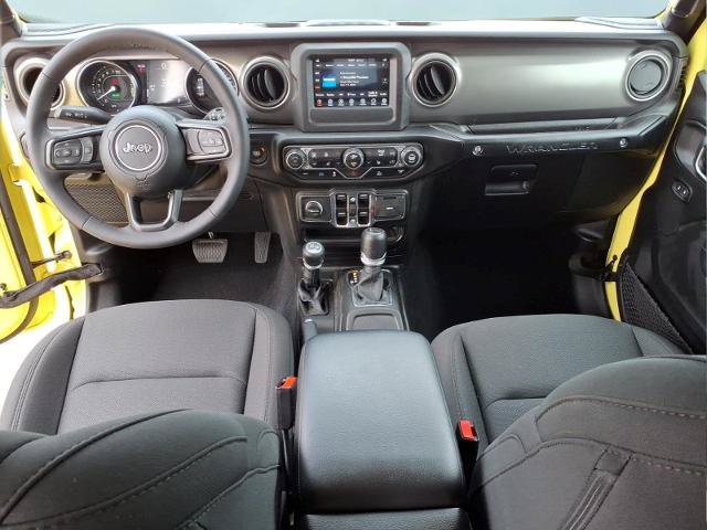 Used 2023 Jeep Wrangler Unlimited AWD/4WD image 4