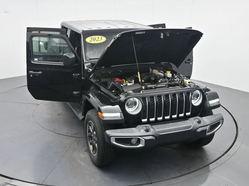 Used 2023 Jeep Gladiator Overland w/ Popular Equipment Package AWD/4WD image 39