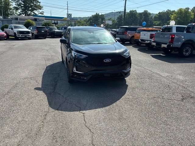 Certified 2024 Ford Edge ST-Line AWD/4WD image 4