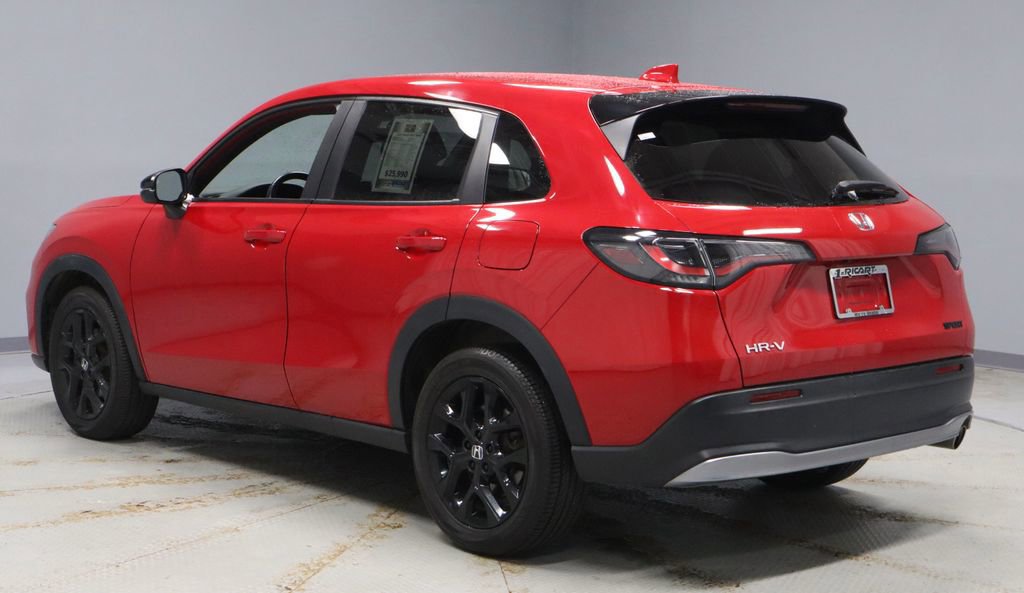 Used 2023 Honda HR-V Sport image 3