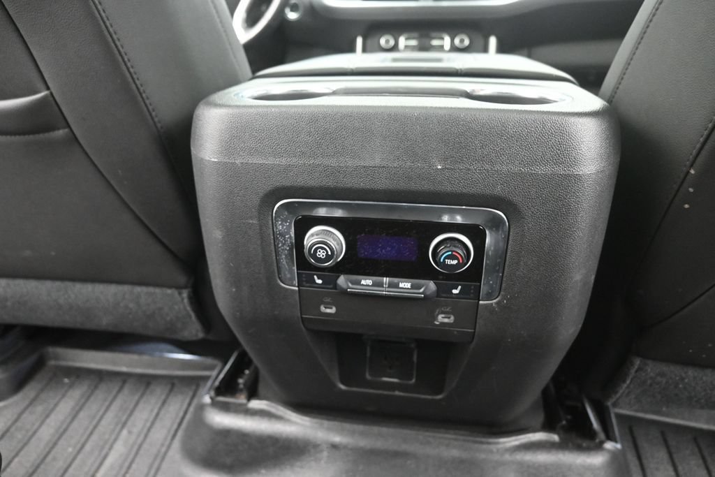 Used 2021 Chevrolet Tahoe LT w/ LT Signature Package RWD image 12