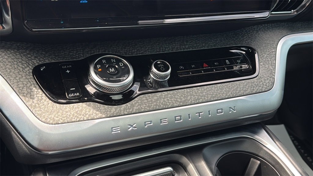 Certified 2025 Ford Expedition Tremor image 33