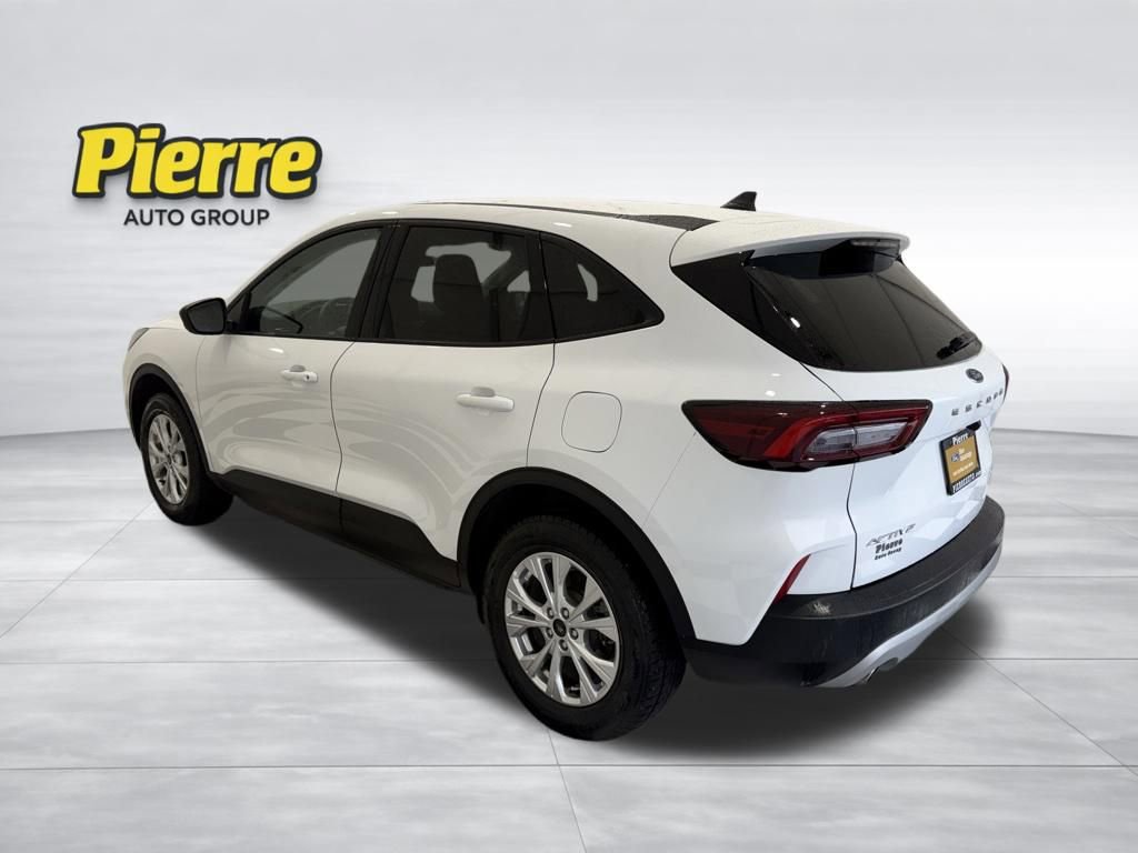 Certified 2025 Ford Escape Active AWD/4WD image 2