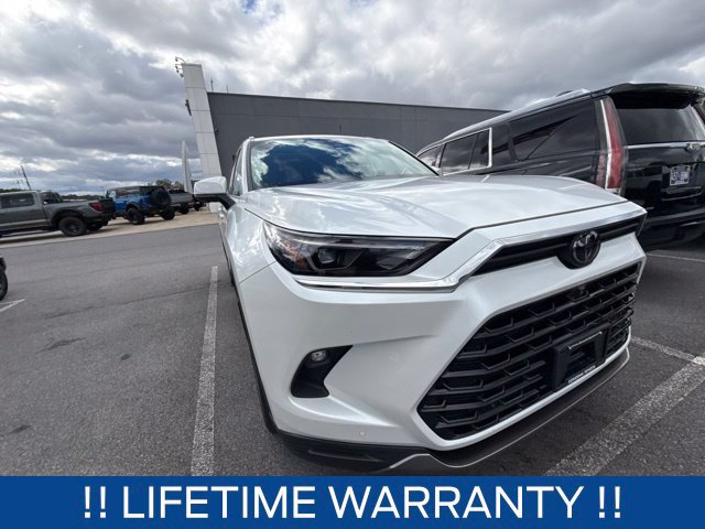 Used 2024 Toyota Grand Highlander AWD image 3