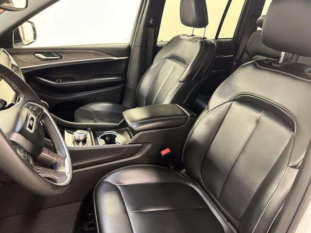 Used 2024 Jeep Grand Cherokee Limited 4xe AWD/4WD image 7