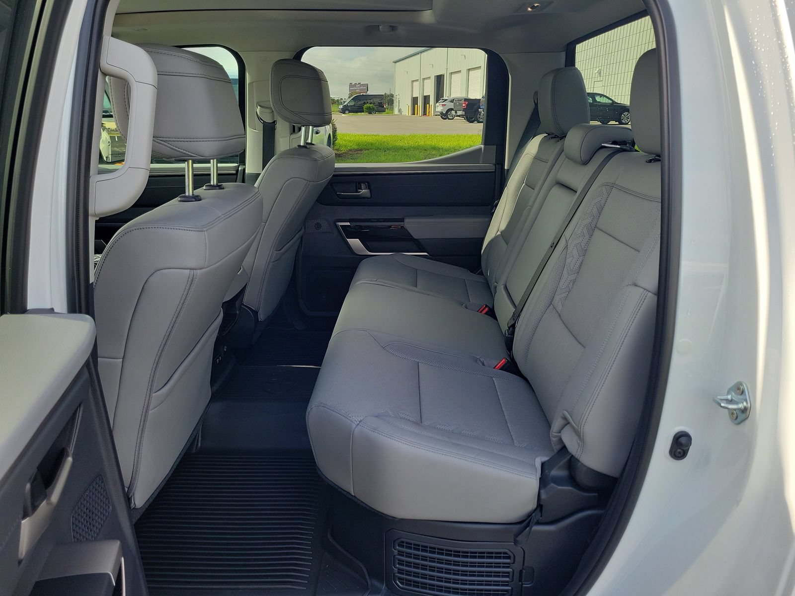 Used 2024 Toyota Tundra Limited w/ Power Package RWD image 9