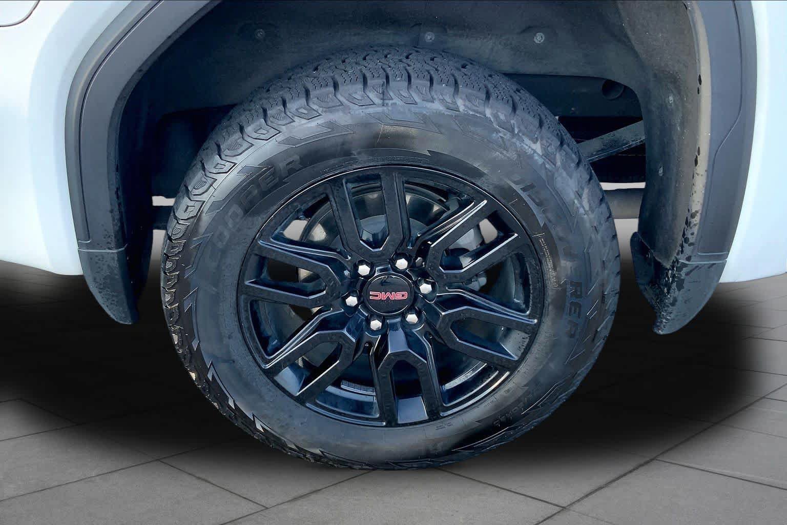 Used 2023 GMC Sierra 1500 Elevation AWD/4WD image 10