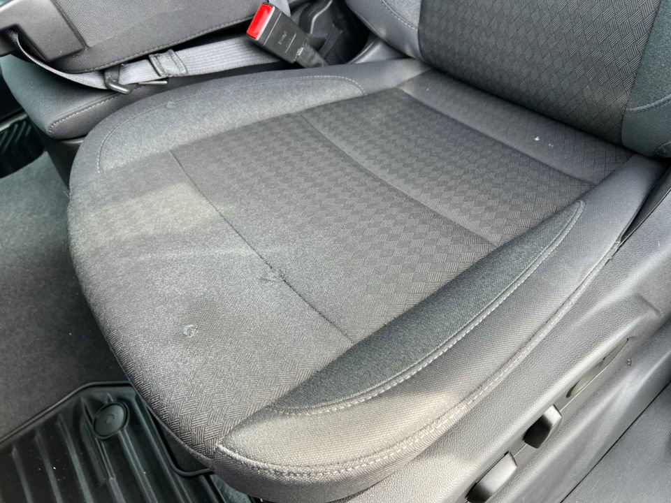 Used 2025 Chevrolet Silverado 2500 LT w/ Convenience Package image 18