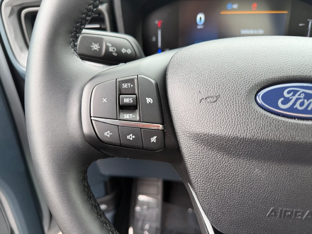 Certified 2025 Ford Maverick XLT w/ XLT Luxury Package AWD/4WD image 15