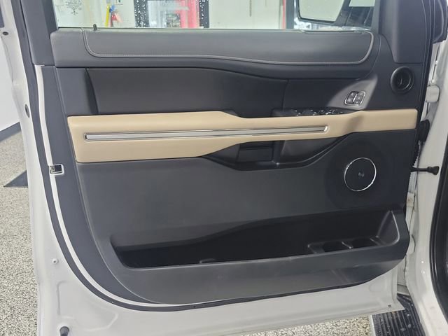 Certified 2022 Ford Expedition Limited image 6