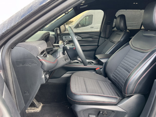 Certified 2025 Ford Explorer ST-Line w/ Premium Package AWD/4WD image 4