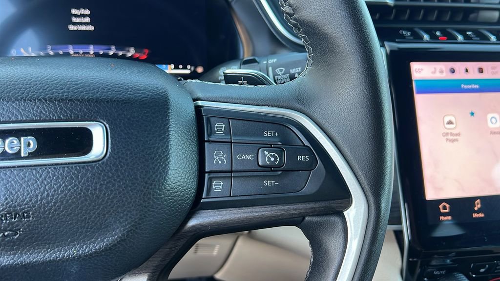 Used 2023 Jeep Grand Cherokee Limited AWD/4WD image 20