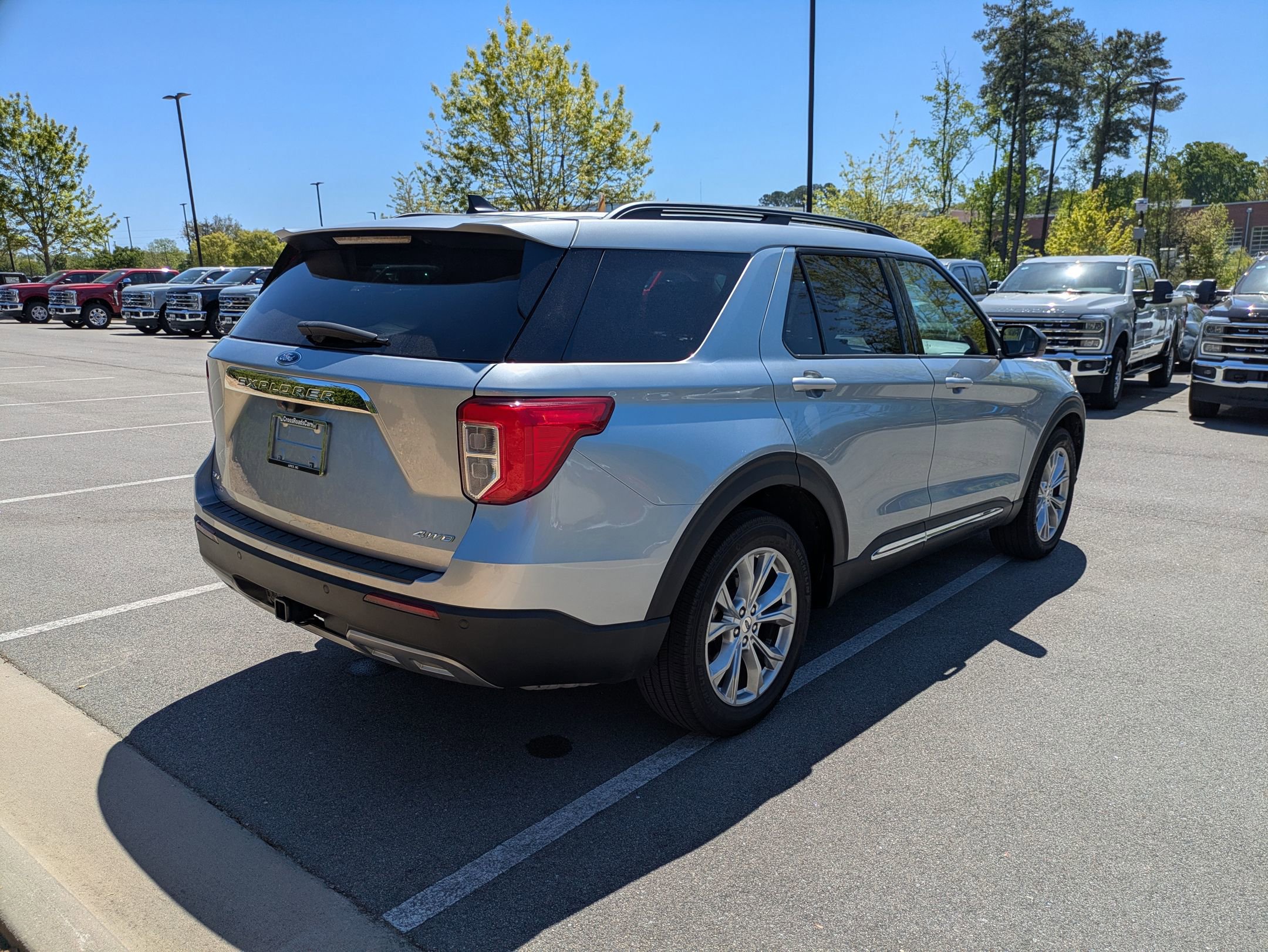 Certified 2024 Ford Explorer XLT w/ Equipment Group 202A AWD/4WD image 4