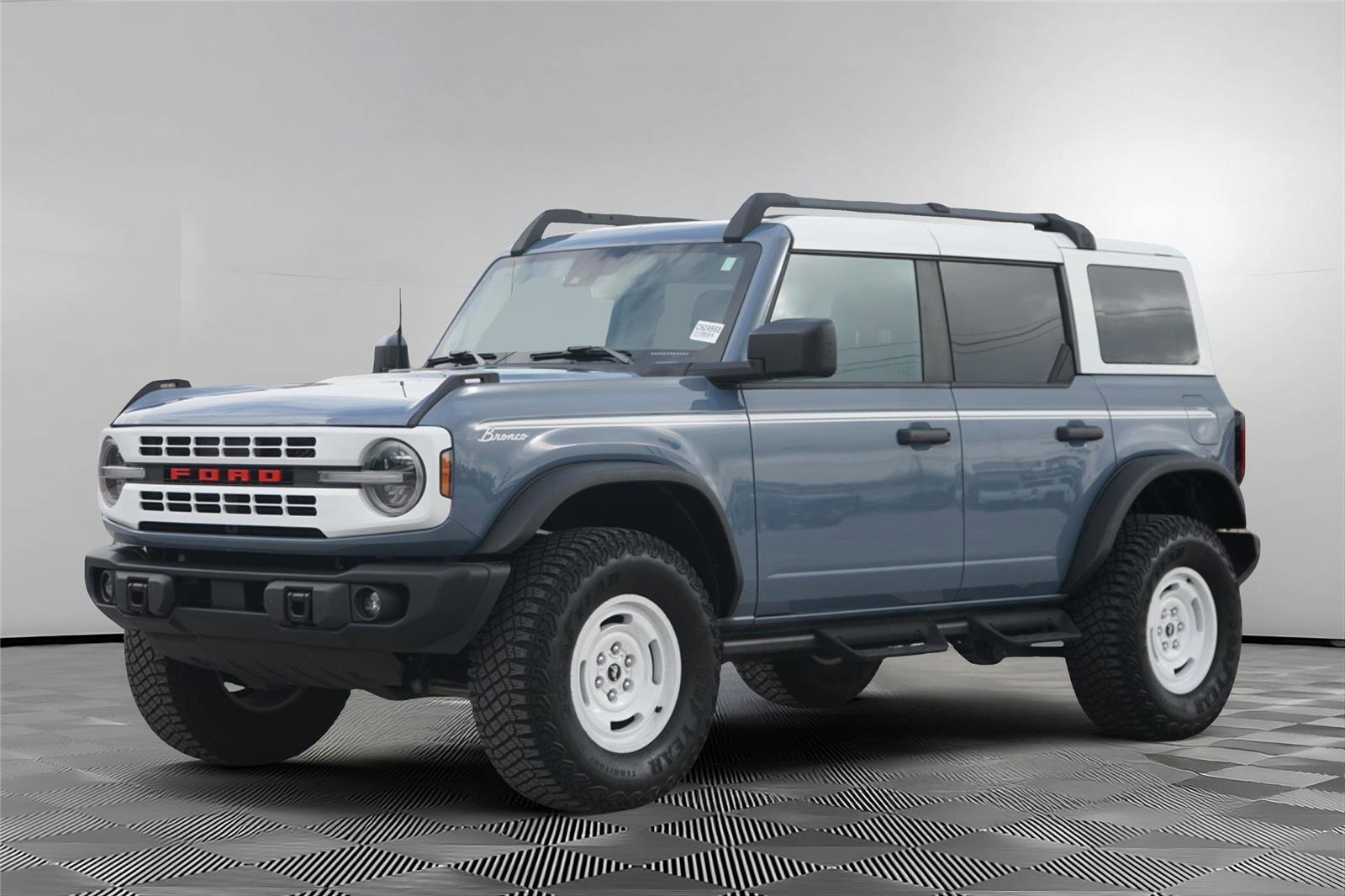 Certified 2023 Ford Bronco Heritage Edition AWD/4WD image 8