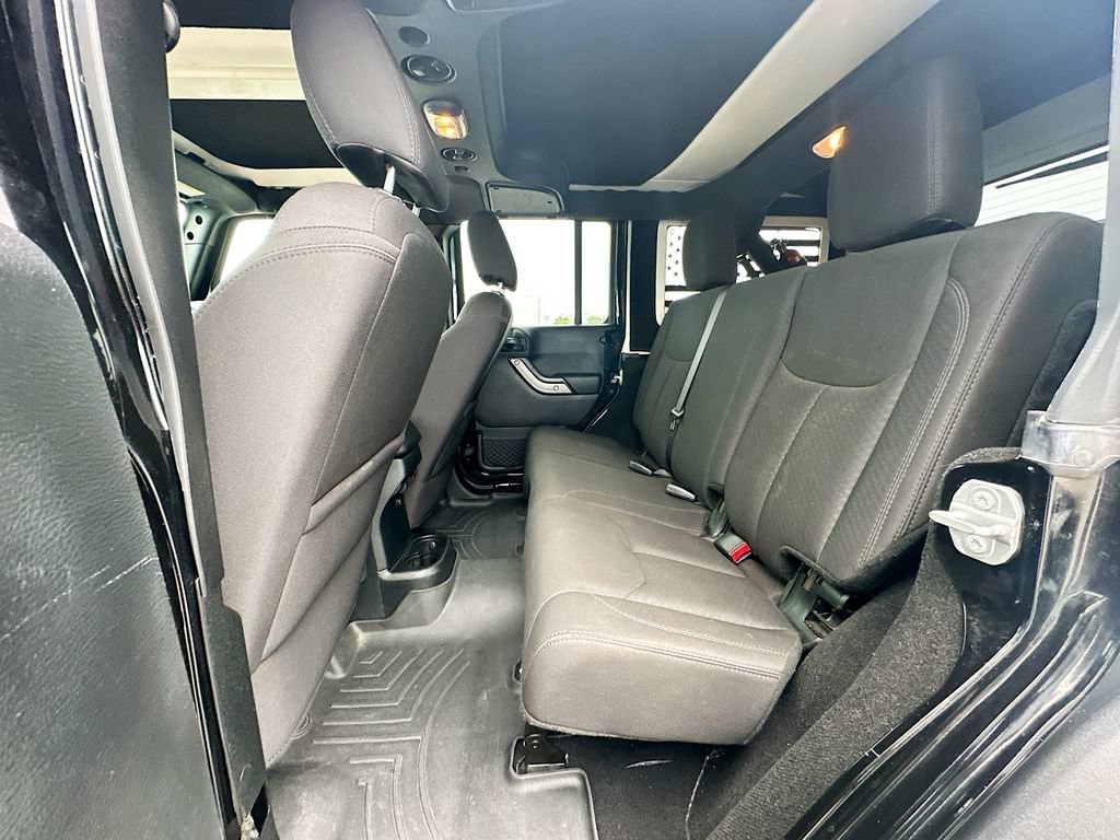 Used 2018 Jeep Wrangler Unlimited Sport S AWD/4WD image 17