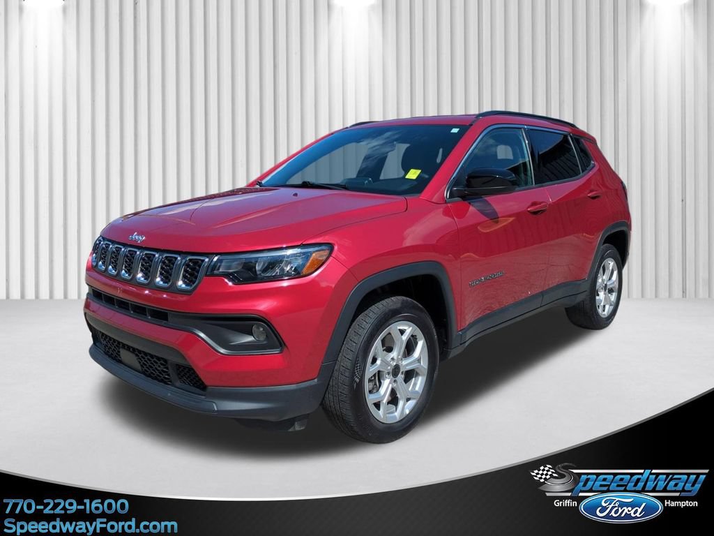 Used 2025 Jeep Compass Latitude AWD/4WD image 1