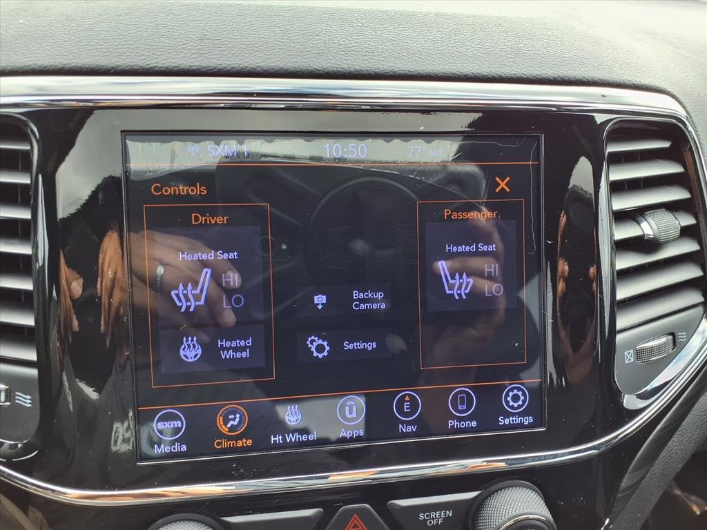 Used 2020 Jeep Grand Cherokee Altitude image 11