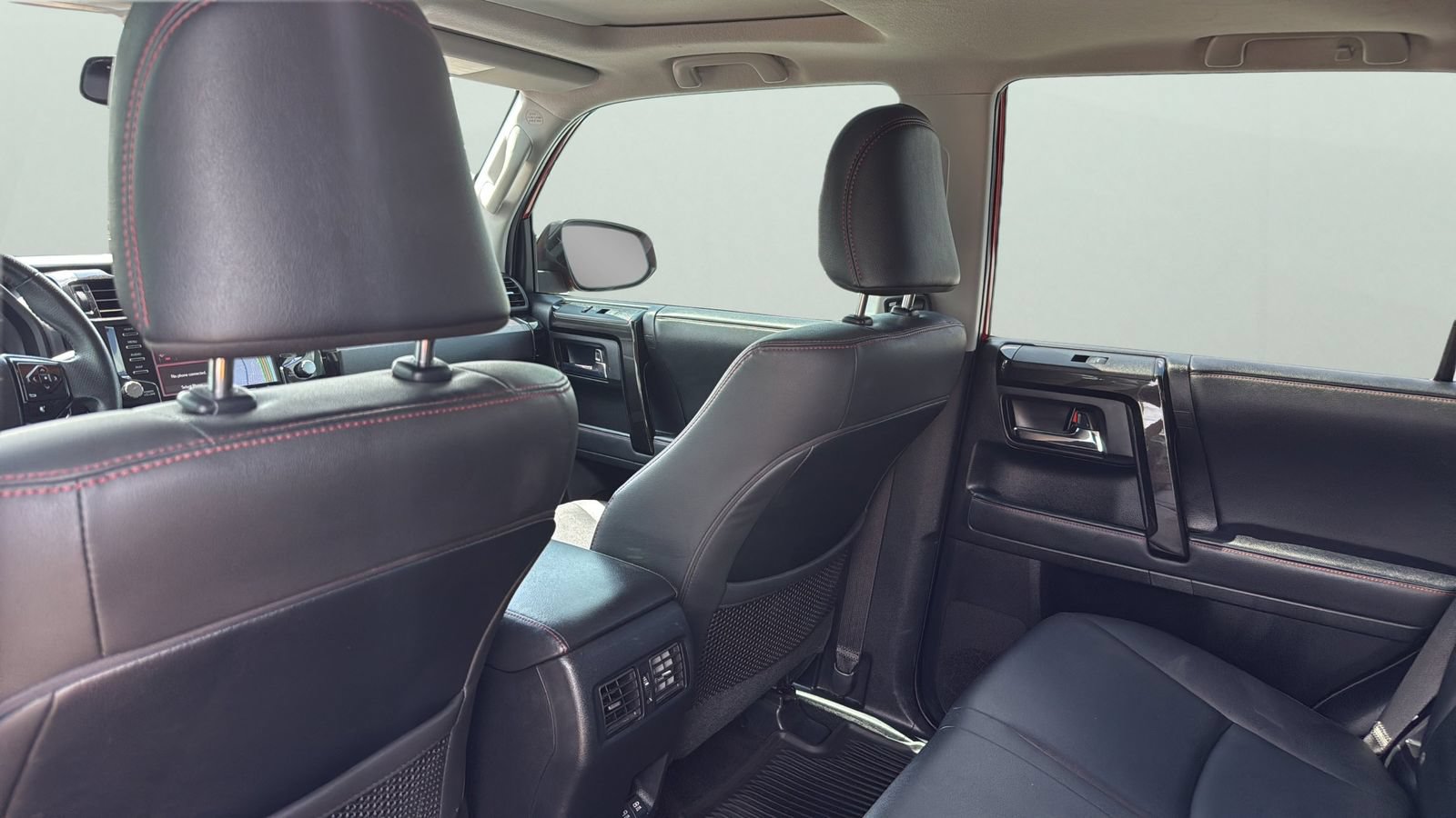 Used 2021 Toyota 4Runner Venture w/ Moonroof Package AWD/4WD image 28
