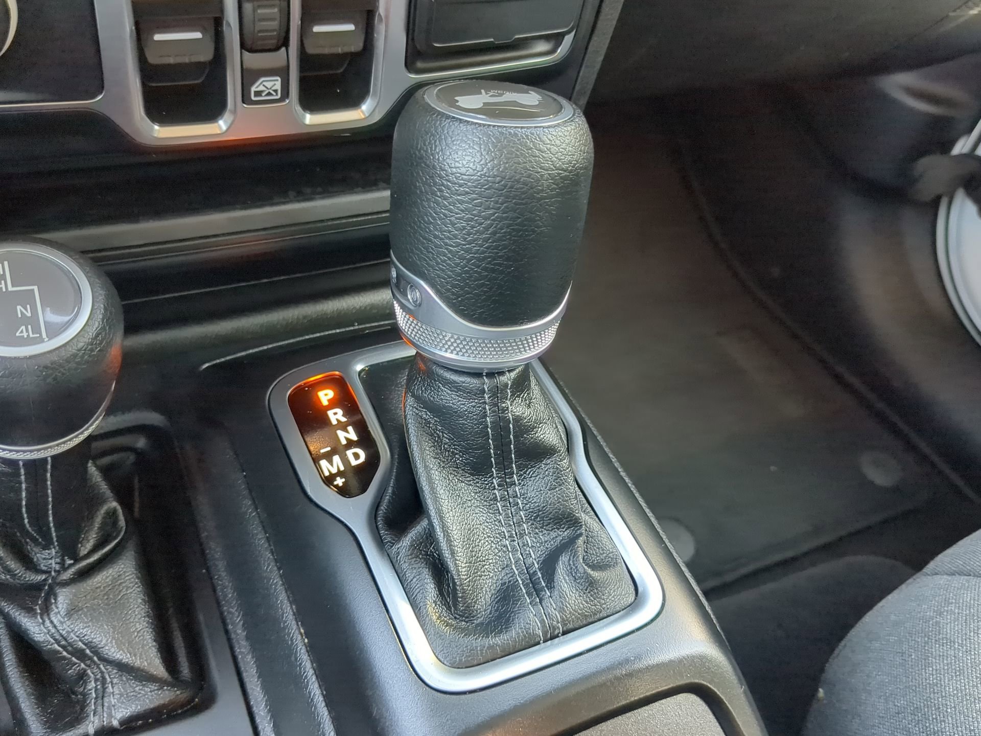Used 2025 Jeep Wrangler Unlimited Sahara AWD/4WD image 62