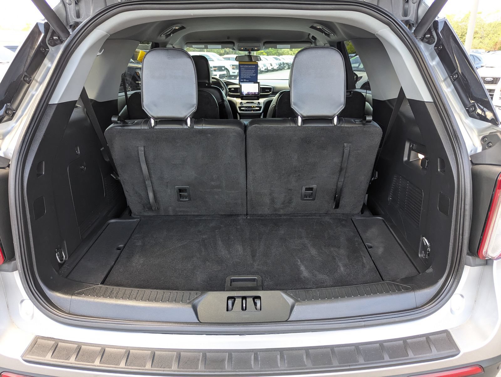 Certified 2023 Ford Explorer XLT w/ Equipment Group 202A RWD image 14