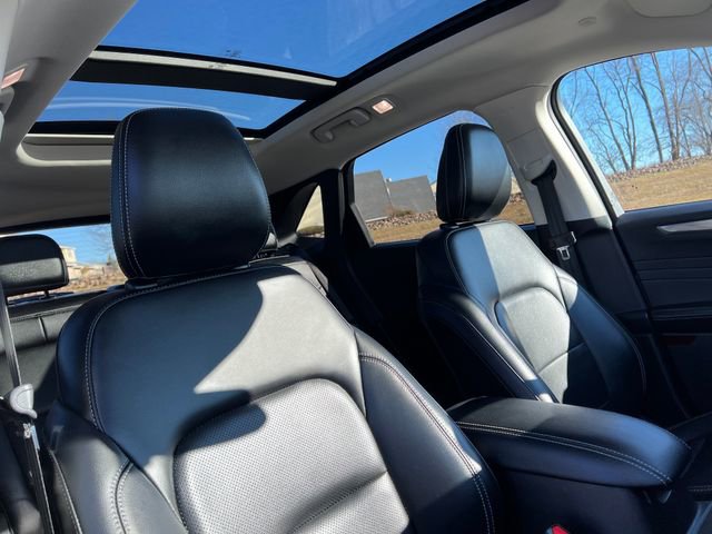 Certified 2022 Ford Escape Titanium image 35