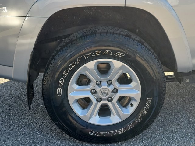 Used 2024 Toyota 4Runner SR5 RWD image 10