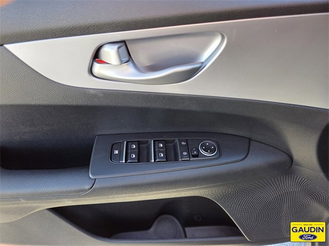 Used 2022 Kia Forte LXS image 17