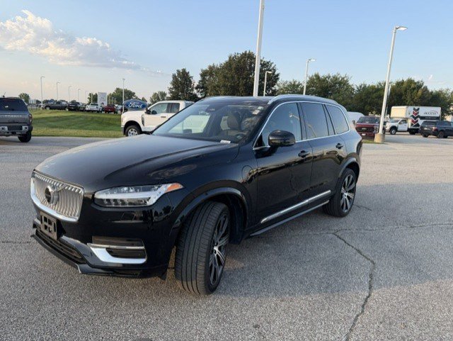 Used 2023 Volvo XC90 T8 Plus w/ Protection Package Premier AWD/4WD image 3
