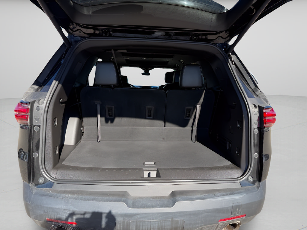 Used 2023 Chevrolet Traverse LT w/ LT Premium Package AWD/4WD image 13