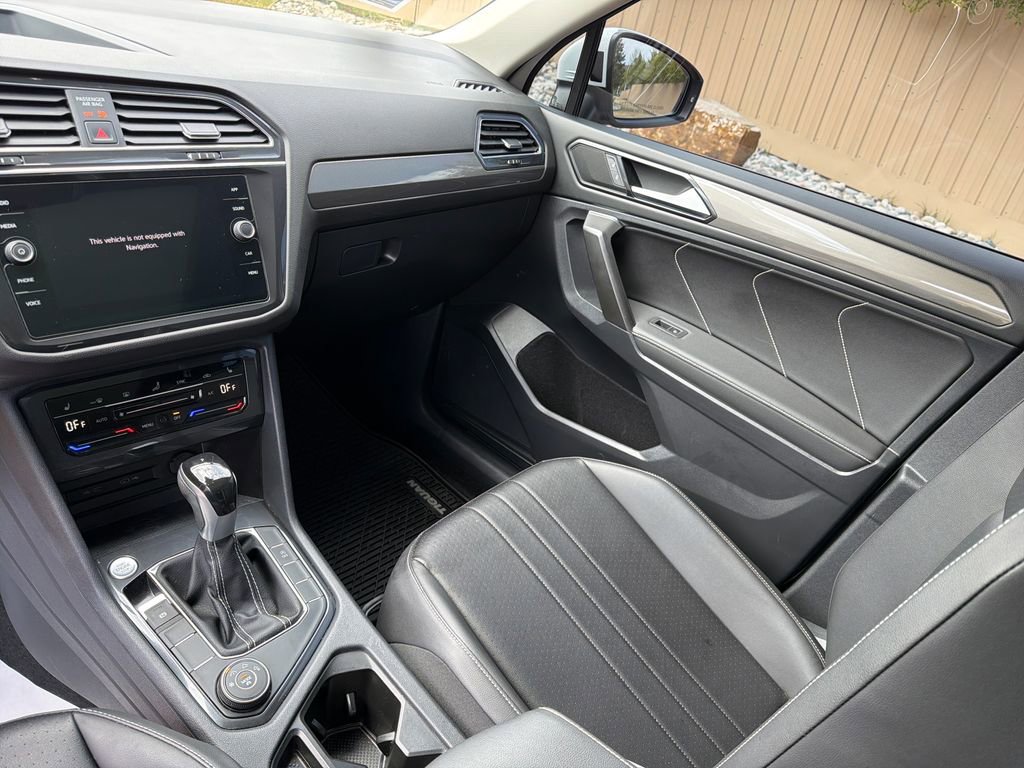 Used 2022 Volkswagen Tiguan SE AWD/4WD image 19