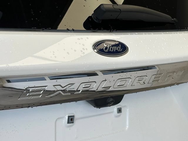 Certified 2023 Ford Explorer XLT w/ Equipment Group 202A AWD/4WD image 30