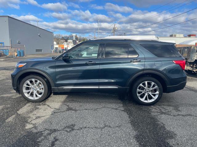 Certified 2022 Ford Explorer Platinum w/ Equipment Group 601A image 2