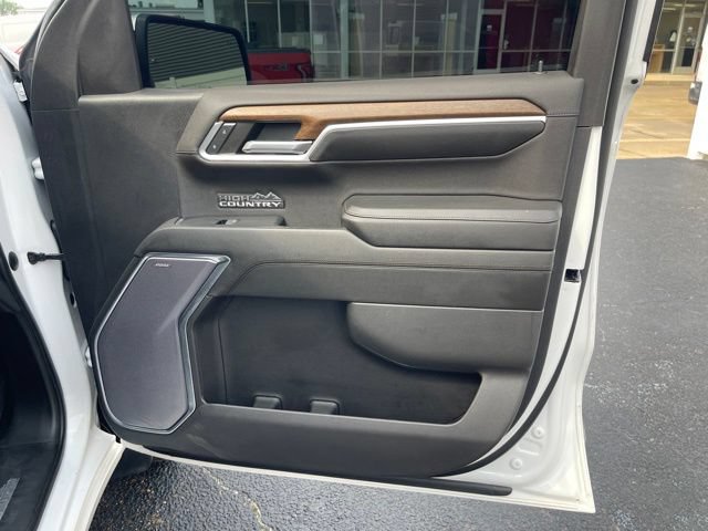 Used 2022 Chevrolet Silverado 1500 High Country w/ Technology Package AWD/4WD image 19