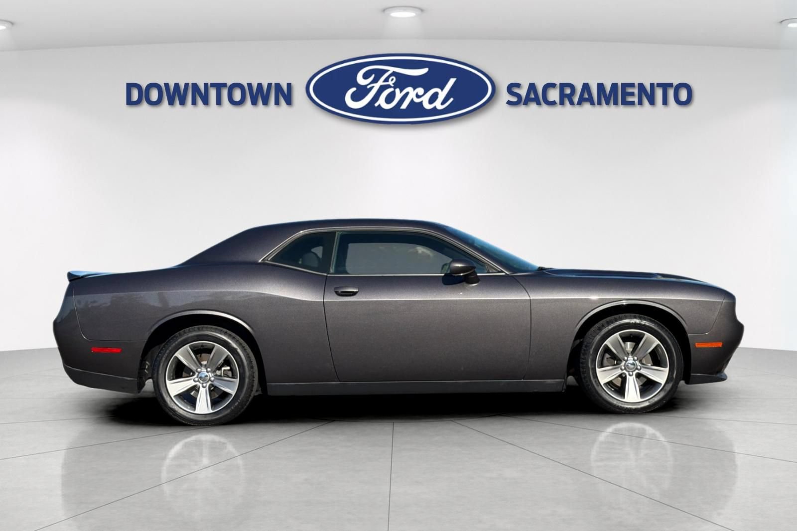 Used 2019 Dodge Challenger SXT RWD image 10