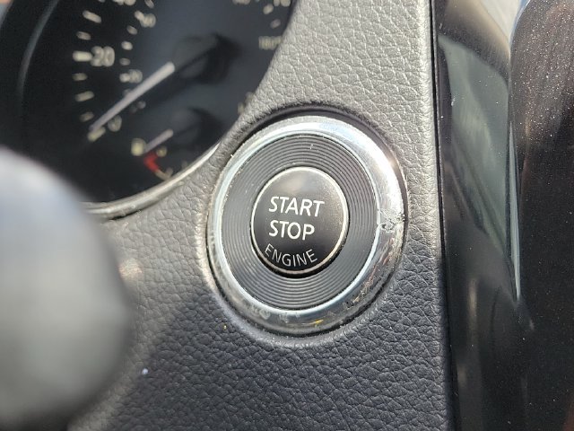 Used 2020 Nissan Rogue SV FWD image 33
